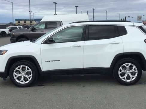 Certified 2024 Jeep Compass Latitude image 5