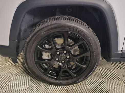 Used 2025 Jeep Compass Latitude w/ Altitude Special Edition AWD/4WD image 11