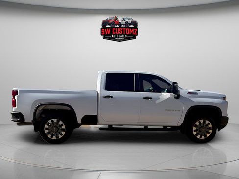 Used 2025 Chevrolet Silverado 2500 Custom w/ Custom Value Package image 8