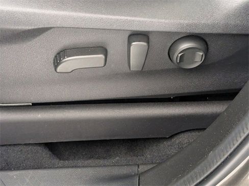 Used 2022 Subaru Ascent Limited w/ Technology Package image 15