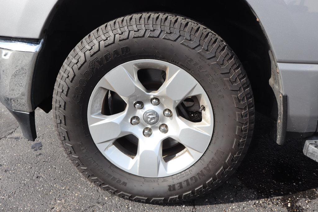 Used 2020 RAM 1500 Big Horn AWD/4WD image 36