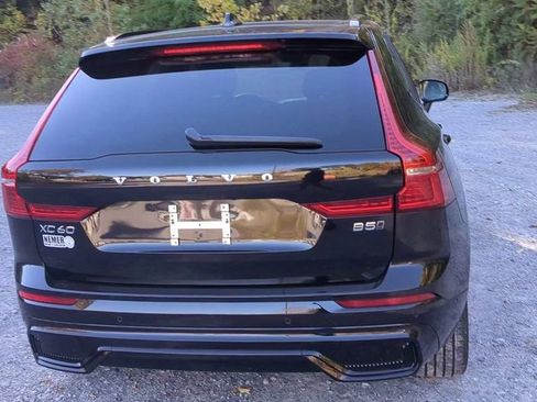 Used 2025 Volvo XC60 B5 Plus image 13
