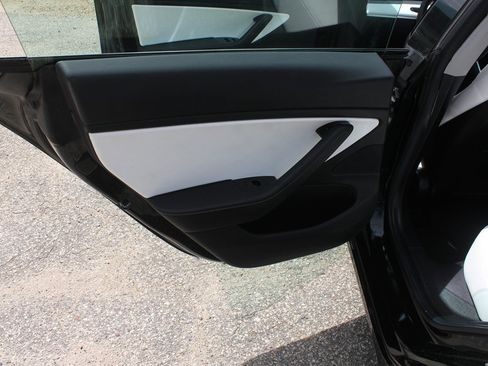 Used 2019 Tesla Model 3 Standard Range Plus RWD image 31