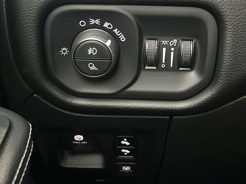New 2026 RAM 1500 Laramie w/ Sport Appearance Package AWD/4WD image 32