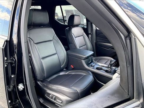 Used 2023 Chevrolet Traverse LT w/ LT Premium Package AWD/4WD image 11