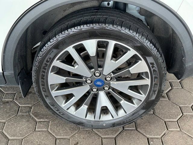 Used 2020 Ford Escape Titanium AWD/4WD image 5