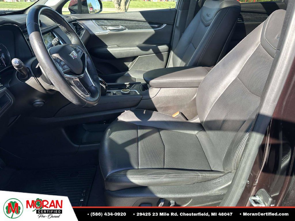 Used 2020 Cadillac XT5 Premium Luxury FWD image 16