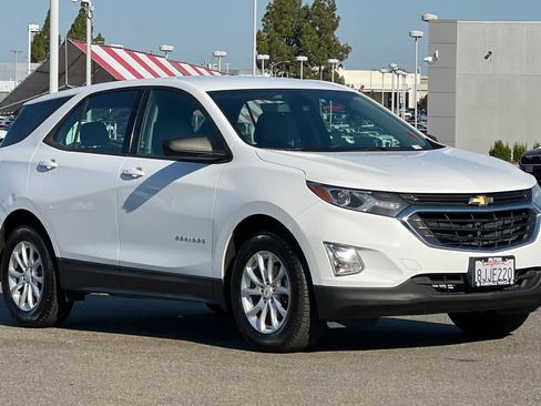 Used 2019 Chevrolet Equinox LS FWD image 5
