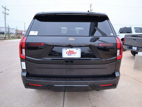 New 2025 Ford Expedition Tremor image 26