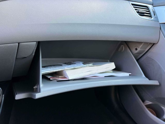 Used 2014 Hyundai Elantra SE w/ Option Group 02 FWD image 31