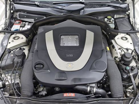Used 2011 Mercedes-Benz SL 550 image 32