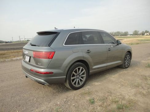 Used 2017 Audi Q7 3.0T Premium Plus w/ Premium Plus Package AWD/4WD image 7