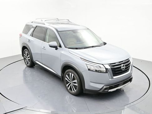 Used 2024 Nissan Pathfinder Platinum w/ Cargo Package image 17