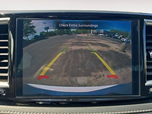 Used 2024 Chrysler Pacifica Limited w/ Uconnect Theater Family Group image 17