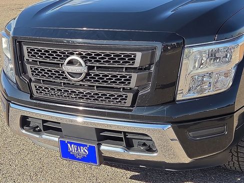 Used 2023 Nissan Titan SV image 10