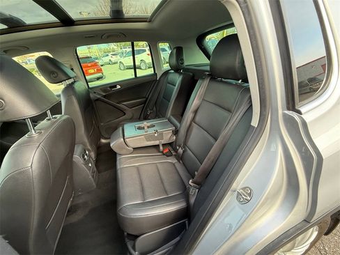 Used 2012 Volkswagen Tiguan S image 39