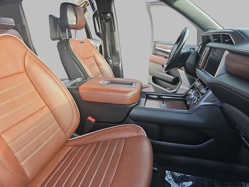 Used 2023 GMC Yukon XL Denali Ultimate w/ LPO, Floor Liner Package AWD/4WD image 13