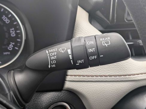 Used 2021 Toyota RAV4 XLE FWD image 25
