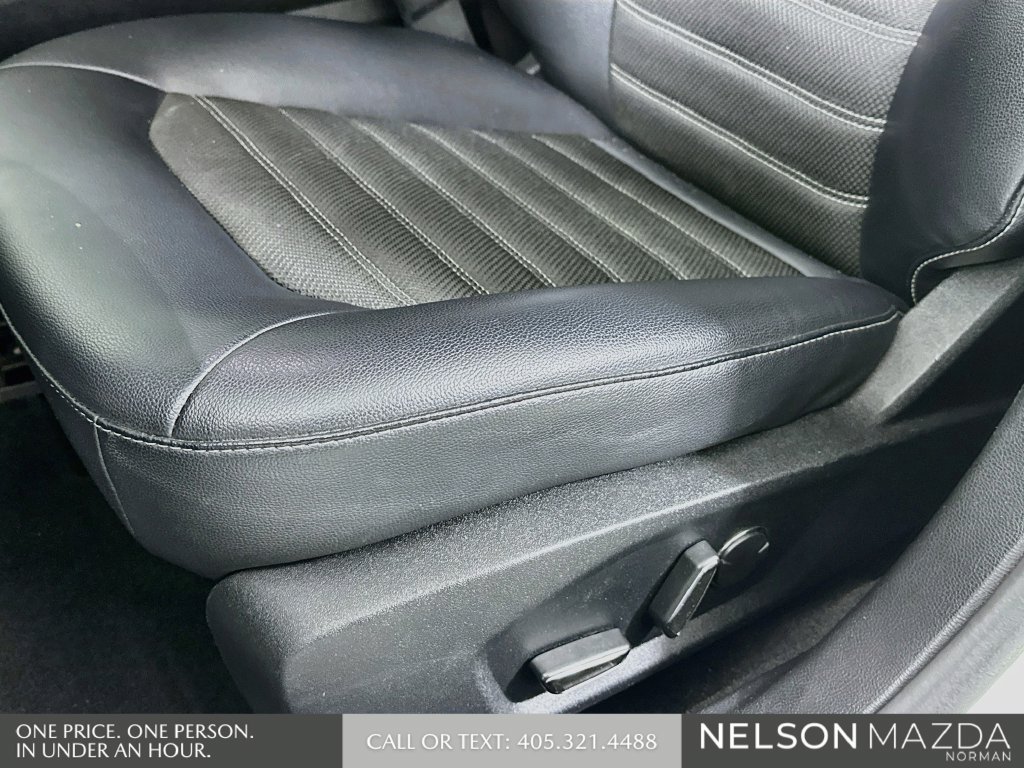 Used 2018 Ford Fusion SE w/ Equipment Group 201A FWD image 20