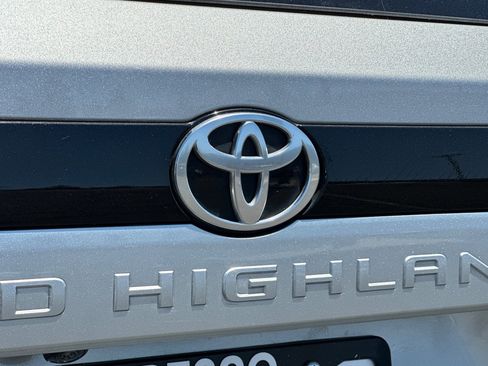 Certified 2025 Toyota Grand Highlander FWD image 28