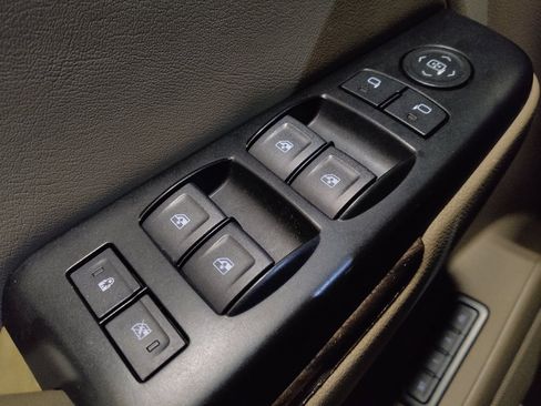 Used 2020 GMC Yukon SLT w/ Value Plus Edition RWD image 27