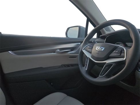 Used 2025 Cadillac XT5 Premium Luxury w/ LPO, Floor Liner Package image 16