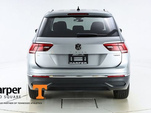 Used 2022 Volkswagen Tiguan SE image 8