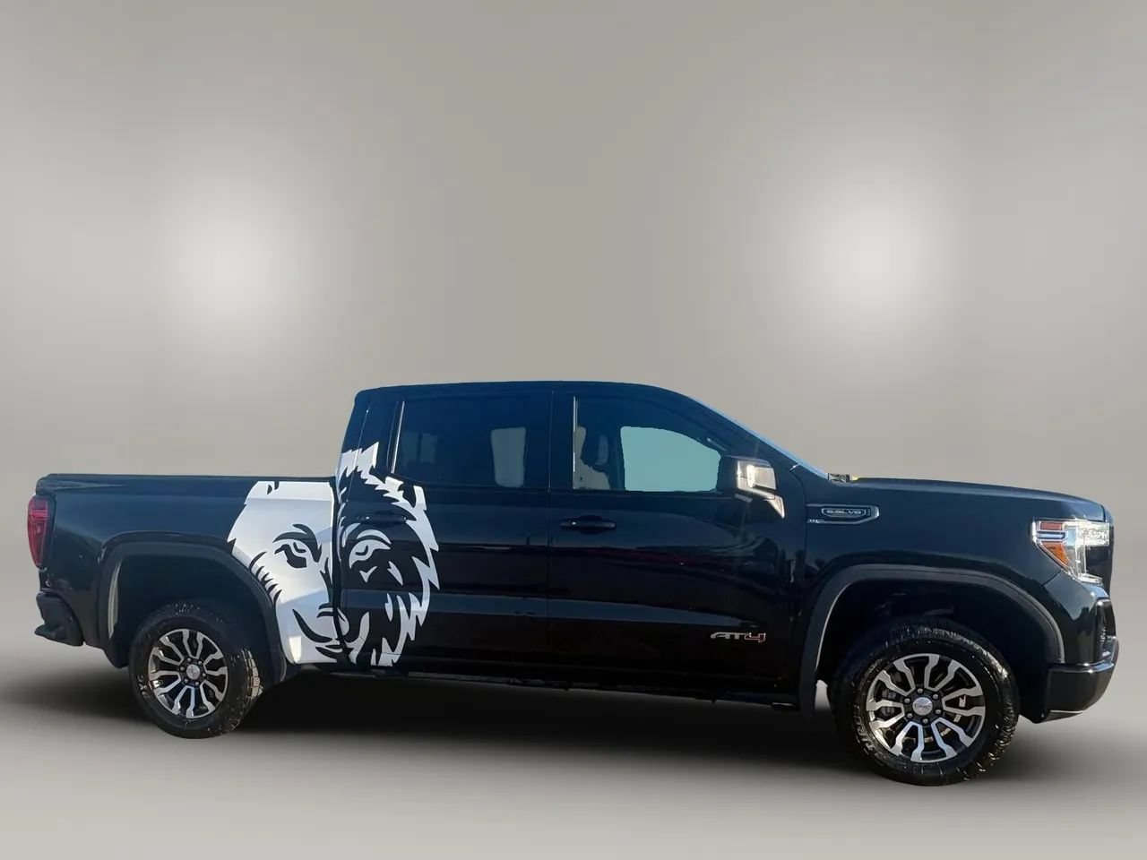 Used 2021 GMC Sierra 1500 AT4 w/ AT4 Preferred Package AWD/4WD image 2