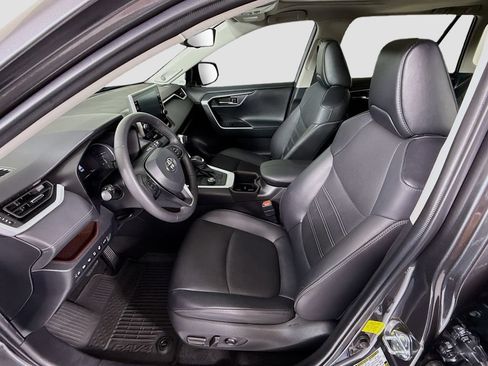 Used 2022 Toyota RAV4 Limited AWD/4WD image 19