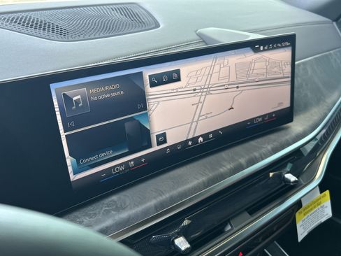 New 2026 BMW X5 xDrive50e image 32