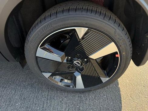 New 2026 Nissan Kicks SR w/ SR Premium Package image 9