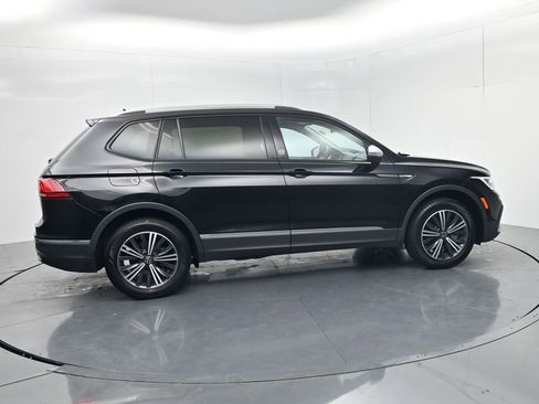 Used 2024 Volkswagen Tiguan SE FWD image 8