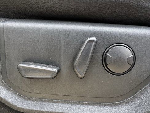 Used 2020 Ford Expedition XLT w/ Equipment Group 202A image 24