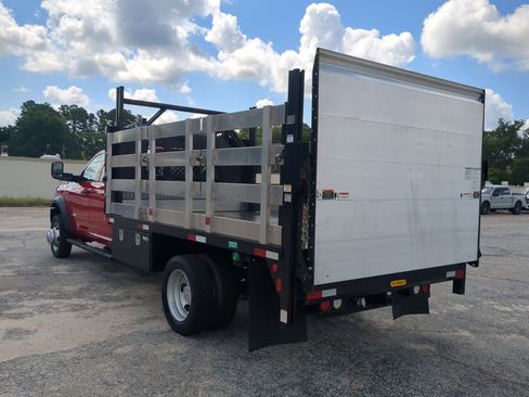 Used 2022 RAM 5500 Tradesman w/ Chrome Appearance Group RWD image 5