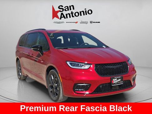 New 2026 Chrysler Pacifica Select w/ S Appearance Package FWD image 5