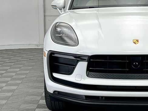 Used 2026 Porsche Macan AWD/4WD image 12