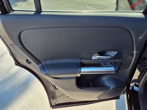 Used 2025 Mercedes-Benz GLA 250 4MATIC image 16