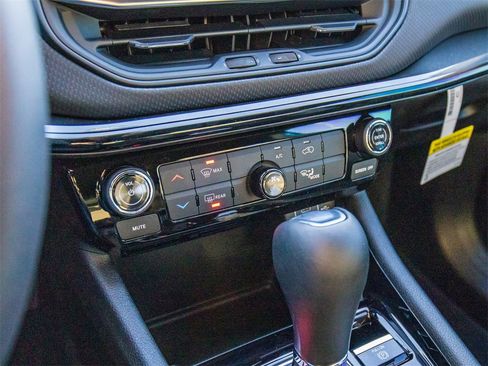 New 2026 Jeep Compass Latitude image 28