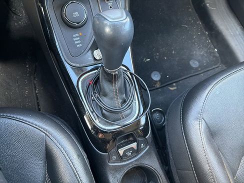 Used 2018 Jeep Compass Limited w/ Navigation Group AWD/4WD image 23