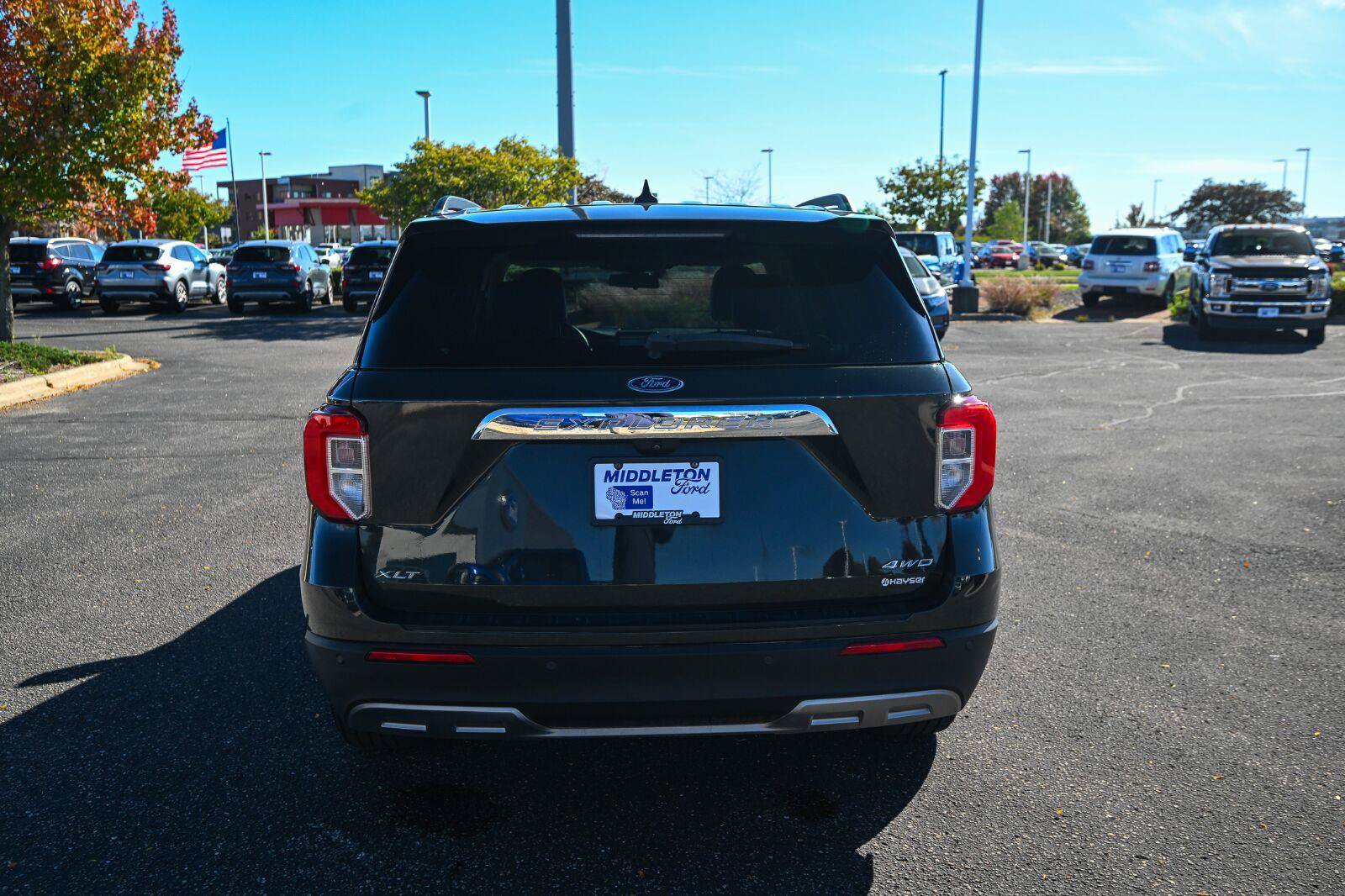 Used 2022 Ford Explorer XLT w/ Equipment Group 202A AWD/4WD image 6
