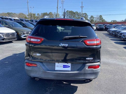 Used 2014 Jeep Cherokee Latitude image 6