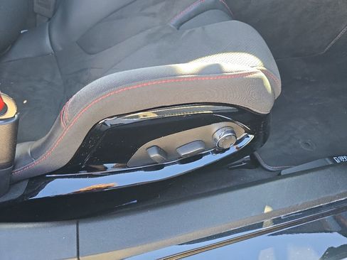 Used 2024 Chevrolet Corvette Stingray Premium Conv w/ Z51 Performance Package RWD image 13