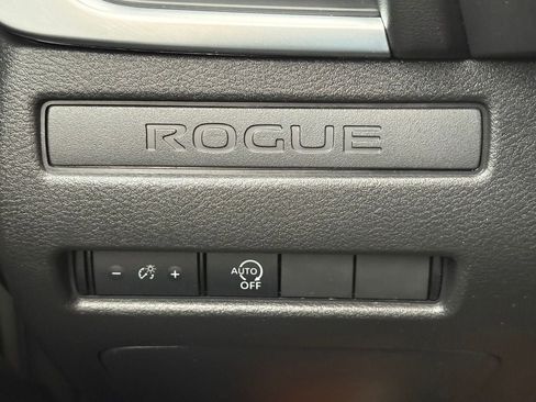 Used 2023 Nissan Rogue S AWD/4WD image 21