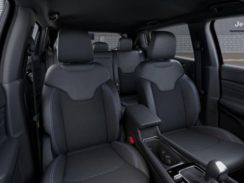 New 2026 Jeep Compass Latitude AWD/4WD image 16