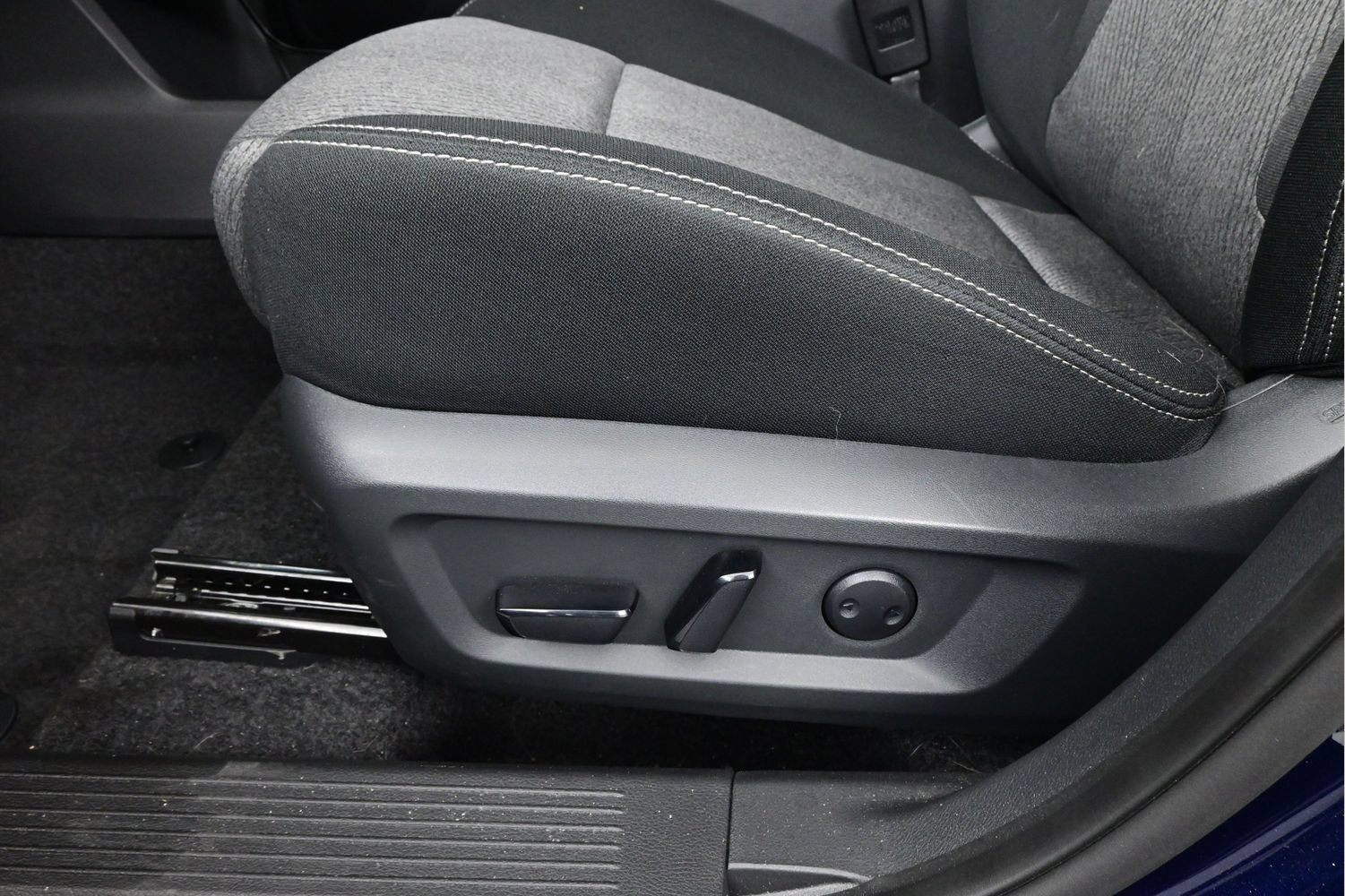 Certified 2026 Nissan Rogue SV w/ Cold Weather Package FWD image 10
