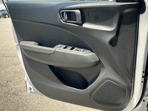 New 2026 Hyundai Venue SEL FWD image 26