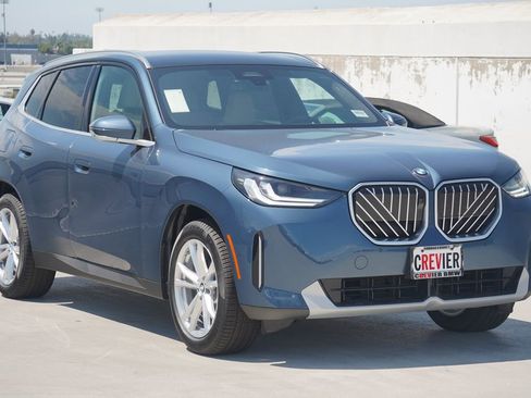 Used 2025 BMW X3 xDrive30i w/ Premium Package image 3