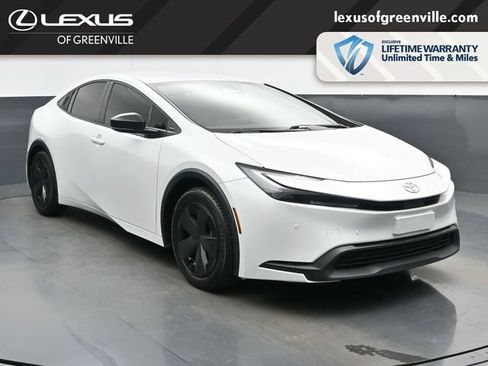 Used 2023 Toyota Prius LE FWD image 2