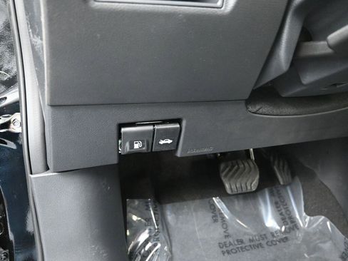 New 2025 Nissan Versa SV w/ Trunk Package image 12