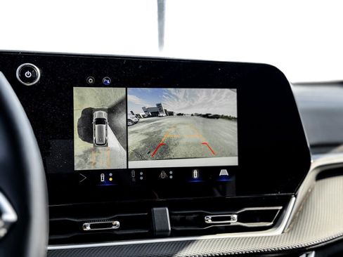 Used 2025 Chevrolet Equinox LT w/ Convenience Package II image 14